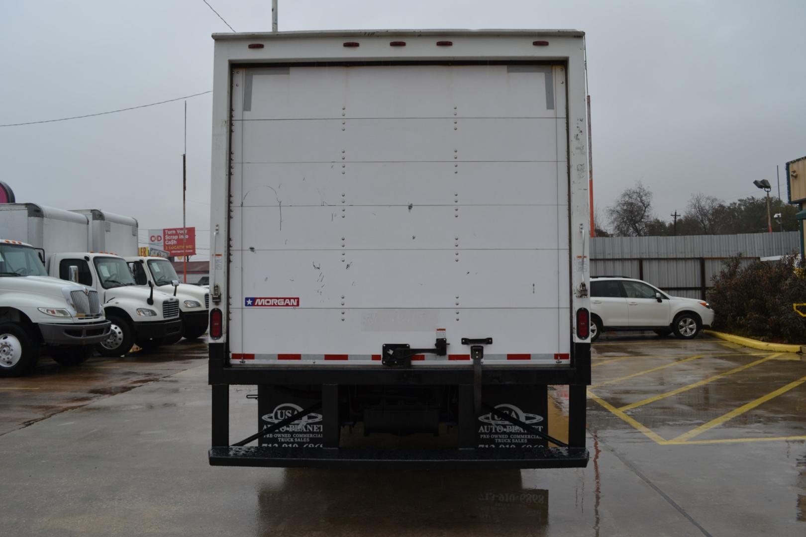 2019 WHITE HINO 155 with an JO5E-TP 5.1L 210HP TURBO CHARGED DIESEL engine, AISIN A465 6SPD AUTOMATIC transmission, located at 9172 North Fwy, Houston, TX, 77037, (713) 910-6868, 29.887470, -95.411903 - MORGAN 16FT BOX, 14,500LB GVWR, HEIGHT 85" X WIDTH 96", 10'3FT CLEARANCE, POWER WINDOWS, LOCKS, & MIRRORS, EXHAUST BRAKE, 29 GALLON FUEL TANK, HEATED MIRRORS - Photo#5